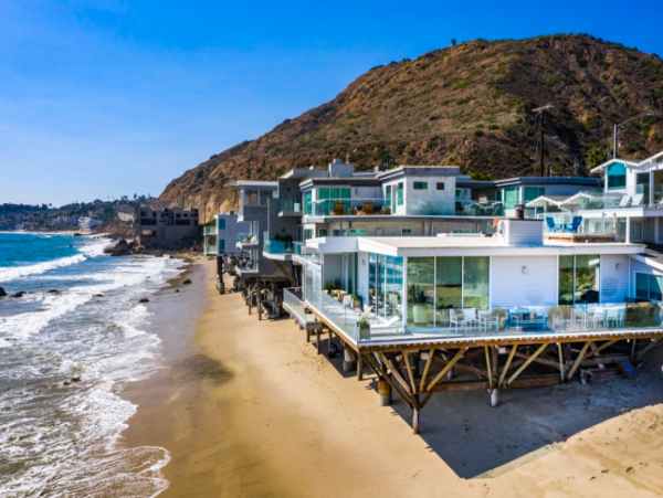 Malibu Ocean front House 4 bedrooms/ 4 bathrooms