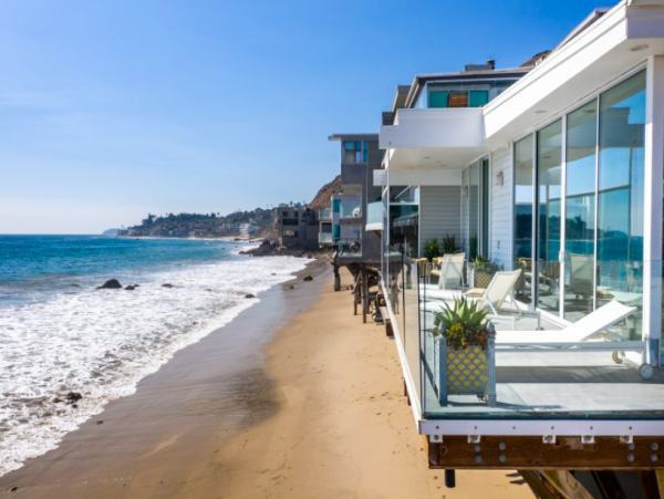 Malibu Ocean front House 4 bedrooms/ 4 bathrooms