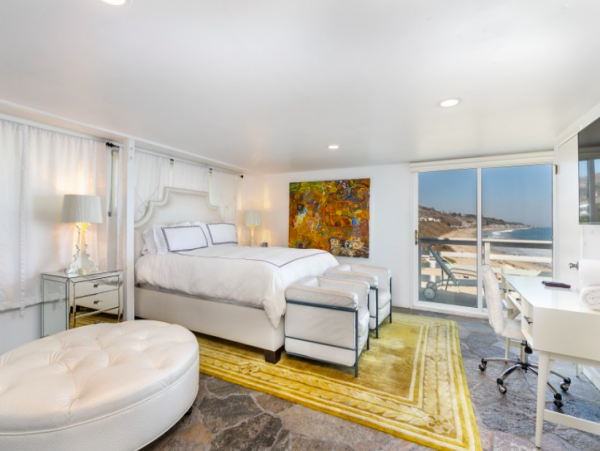 Malibu Ocean front House 4 bedrooms/ 4 bathrooms