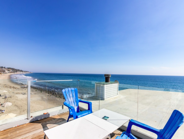 Malibu Ocean front House 4 bedrooms/ 4 bathrooms