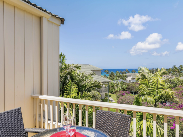 Stroll to World Class Beaches Amazing Pool