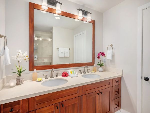 Poipu Four-Bedroom Condo with Golf Course Views