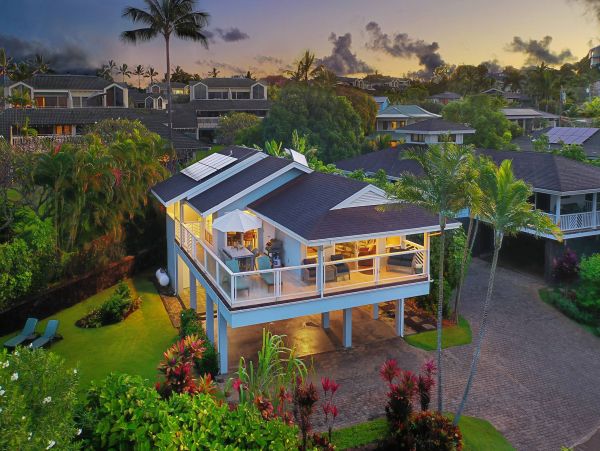 Beachfront Vacation Rental with 3 Bedrooms