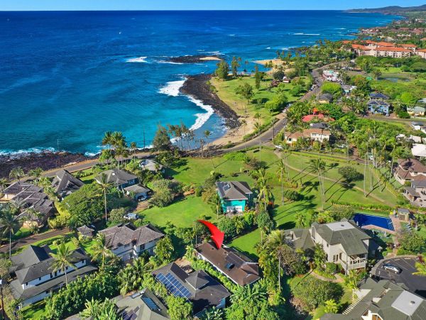 Beachfront Vacation Rental with 3 Bedrooms