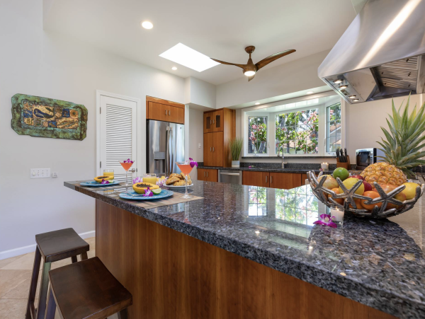 Charming 3-Bedroom Resort Retreat with a Garden in Poipu - Walk to Beach