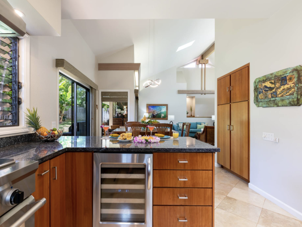 Charming 3-Bedroom Resort Retreat with a Garden in Poipu - Walk to Beach