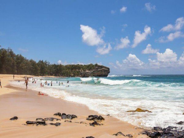 Stroll To The Most Amazing Island Beaches