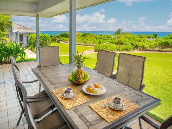 Elegant Island Retreat Steps from Shipwreck Beach