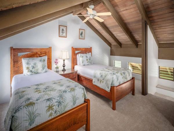 Spacious Condo - 1 Bedroom + Loft - Walk to Poipu Beach