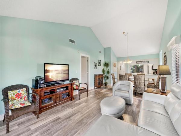 Siesta Key Vacation Rental Corner Unit Beachfront Complex