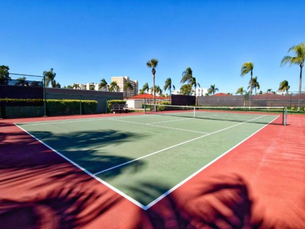 Siesta Key Vacation Rental Corner Unit Beachfront Complex