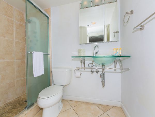 Escape to Paradise - Oceanfront Condo in Honolulu