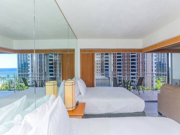 Escape to Paradise - Oceanfront Condo in Honolulu