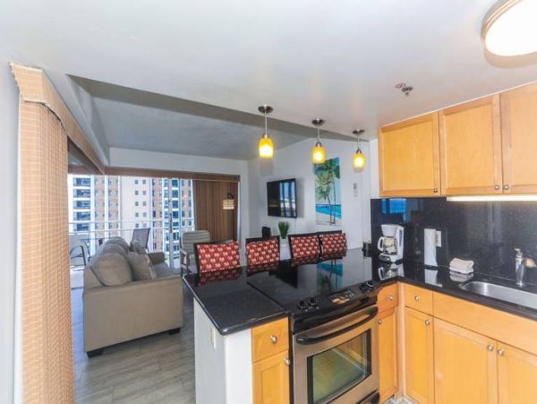 Escape to Paradise - Oceanfront Condo in Honolulu