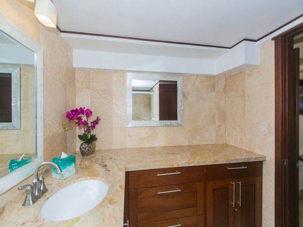 Honolulu Diamond Head Kahala Condo 1054770