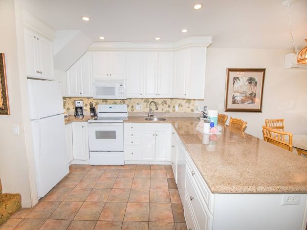 Maui Oceanfront Vacation Rental - Kahana Beachfront Condo with Views