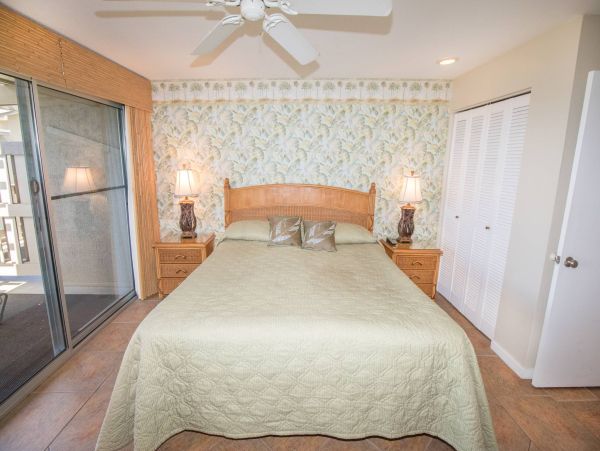 Maui Oceanfront Vacation Rental - Kahana Beachfront Condo with Views