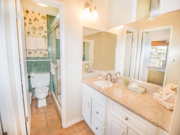 Maui Oceanfront Vacation Rental - Kahana Beachfront Condo with Views