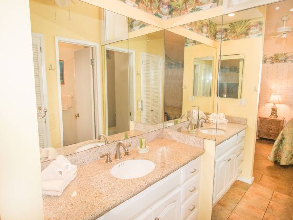 Maui Oceanfront Vacation Rental - Kahana Beachfront Condo with Views