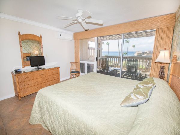 Maui Oceanfront Vacation Rental - Kahana Beachfront Condo with Views