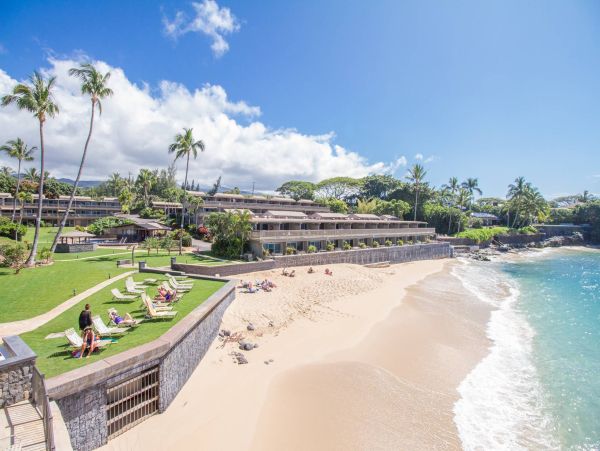 Maui Oceanfront Vacation Rental - Kahana Beachfront Condo with Views
