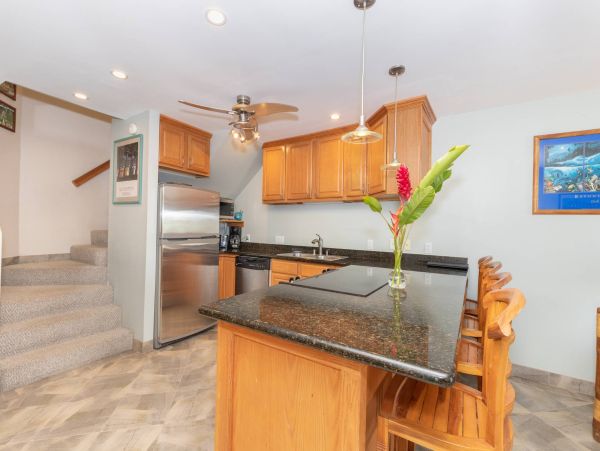 Maui Oceanfront Vacation Rental - Kahana Beachfront Condo with Views