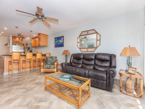 Maui Oceanfront Vacation Rental - Kahana Beachfront Condo with Views