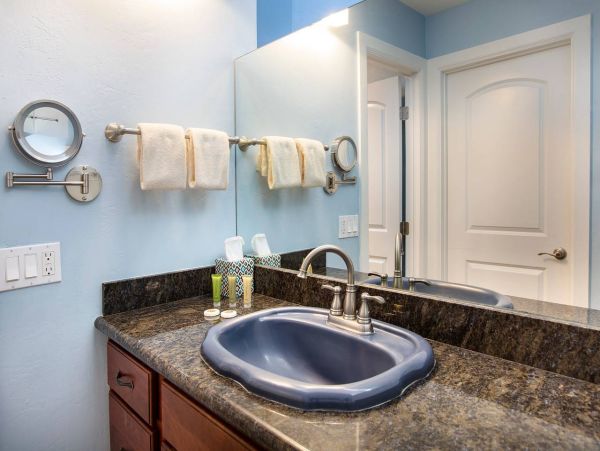 Kahana Maui Vacation Rental Oceanfront 2-Bedroom Condo Near Kapalua
