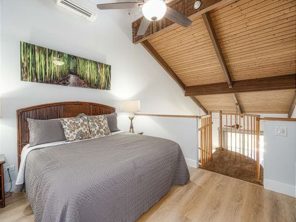 Fantastic Vacation Condo with 2 Bedrooms & Steps from Beach