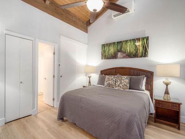 Fantastic Vacation Condo with 2 Bedrooms & Steps from Beach