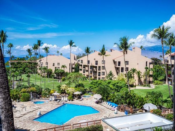 Fantastic Vacation Condo with 2 Bedrooms & Steps from Beach
