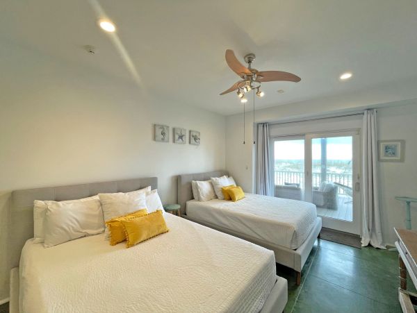 Gulf-Front Luxury Vacation Home in Pensacola Beach Sleeps 15