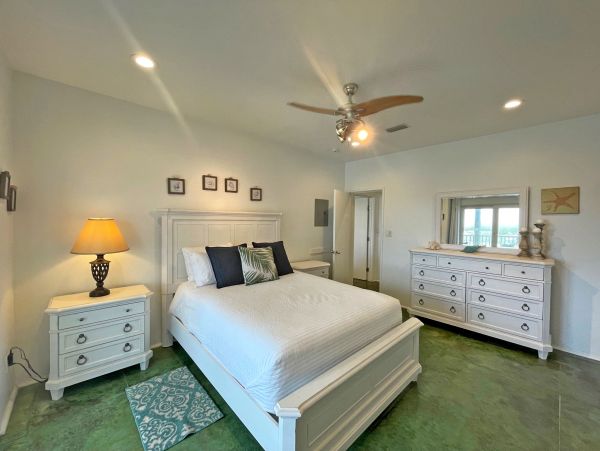 Gulf-Front Luxury Vacation Home in Pensacola Beach Sleeps 15