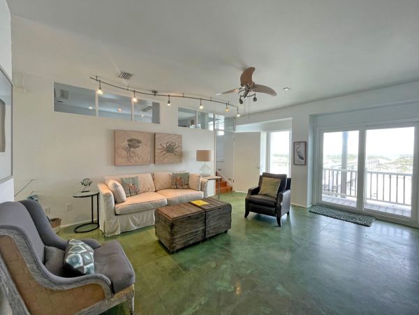 Gulf-Front Luxury Vacation Home in Pensacola Beach Sleeps 15