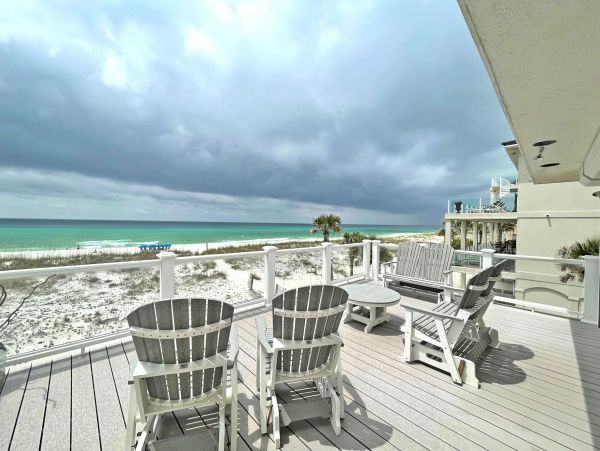 Gulf-Front Luxury Vacation Home in Pensacola Beach Sleeps 15