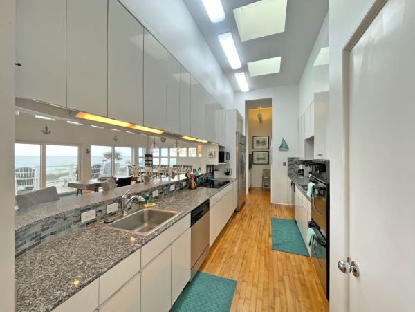 Gulf-Front Luxury Vacation Home in Pensacola Beach Sleeps 15