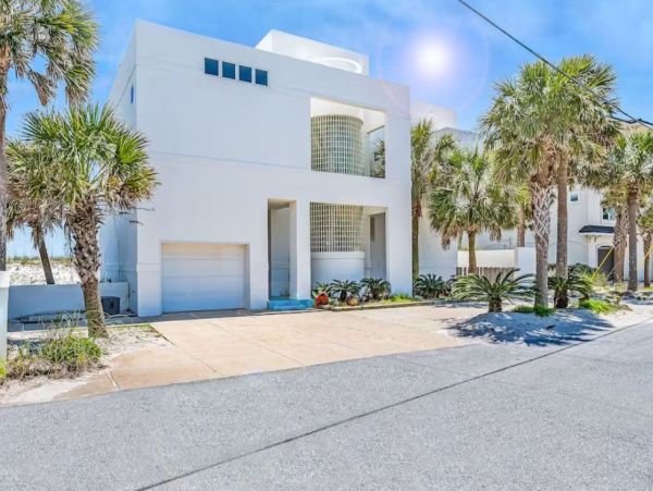 Gulf-Front Luxury Vacation Home in Pensacola Beach Sleeps 15