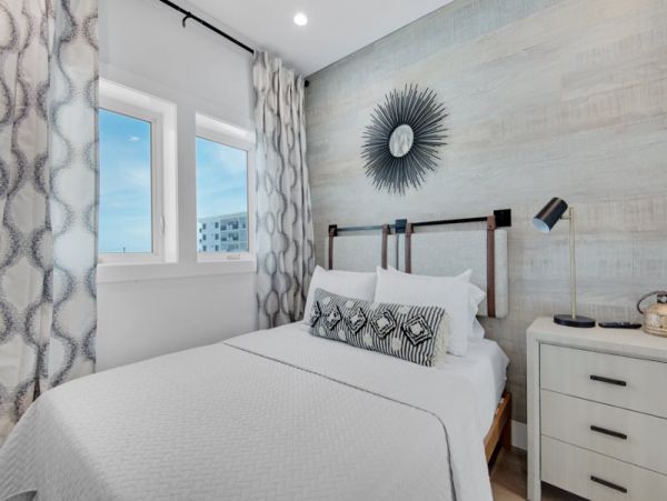 New Arrival Five Bedroom Vacation Rental Pensacola Beach