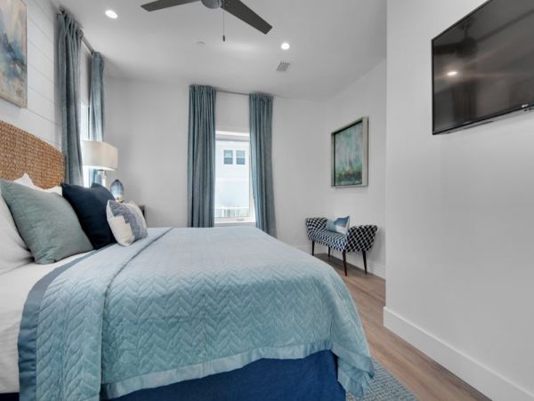 New Arrival Five Bedroom Vacation Rental Pensacola Beach