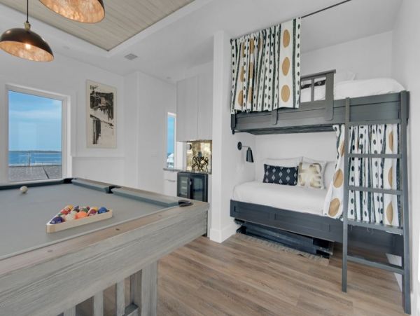 New Arrival Five Bedroom Vacation Rental Pensacola Beach