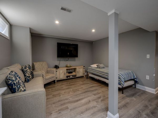 Hyannis Vacation Home Three Bedroom + Loft