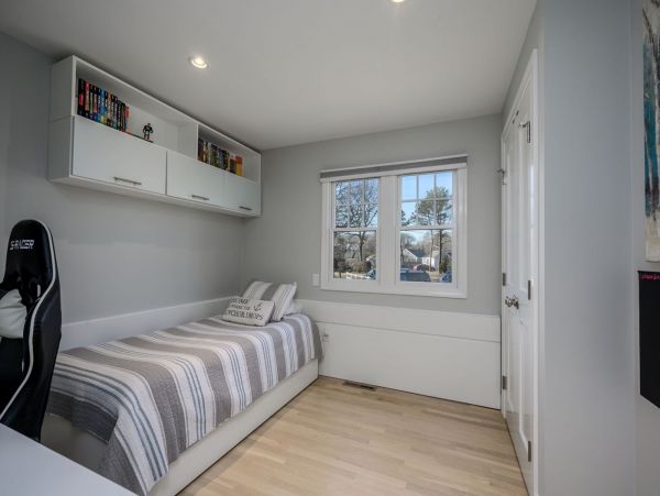 Hyannis Vacation Home Three Bedroom + Loft
