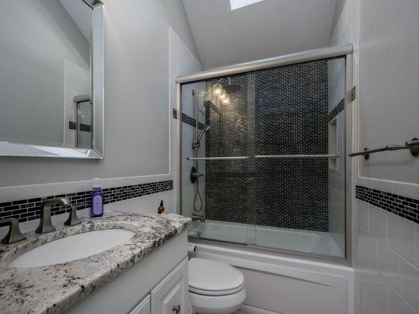 Hyannis Vacation Home Three Bedroom + Loft