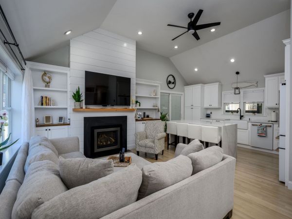 Hyannis Vacation Home Three Bedroom + Loft