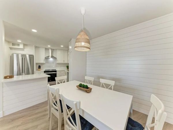 Holmes Beach Vacation Condo with Gulf Views Sleeps 6
