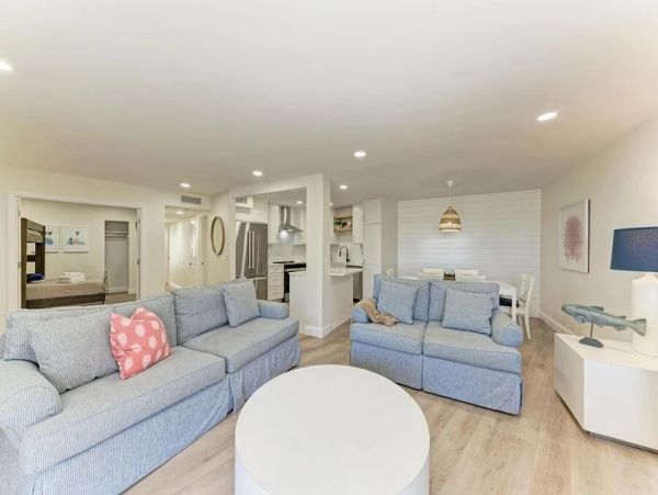 Holmes Beach Vacation Condo with Gulf Views Sleeps 6