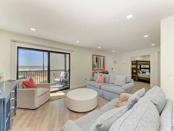 Holmes Beach Vacation Condo with Gulf Views Sleeps 6