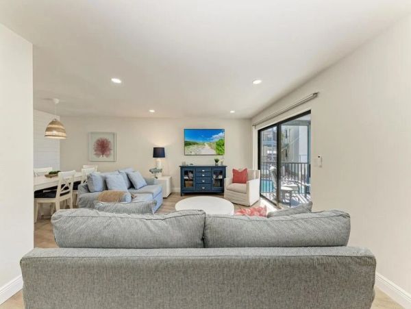Holmes Beach Vacation Condo with Gulf Views Sleeps 6