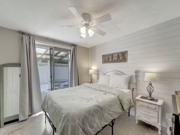 6 Bedroom Vacation Rental in Holmes Beach Steps from Beach