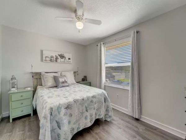 6 Bedroom Vacation Rental in Holmes Beach Steps from Beach